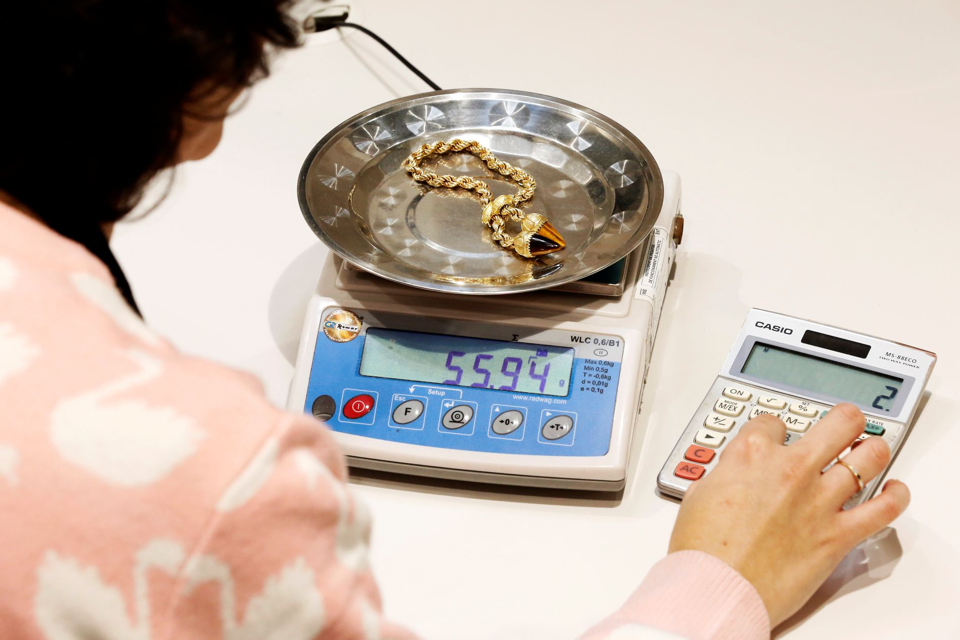 Cómo se calcula el valor del oro en una joya